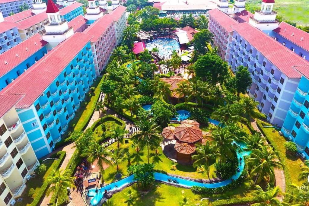 Lotus Desaru Beach Resort, 2 Bdrms, W/Splash Park Bandar Penawar Eksteriør bilde